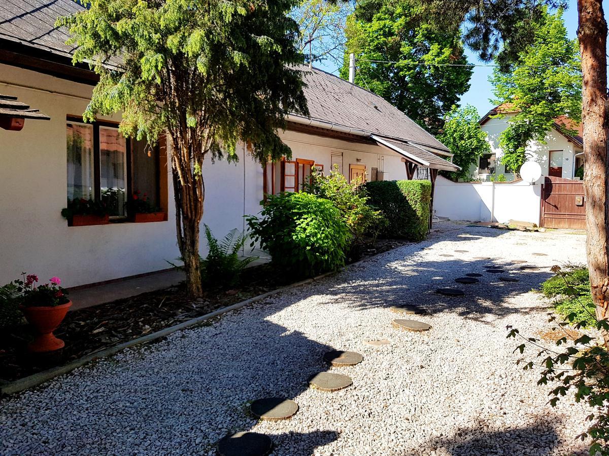 Hotel Kuti Vendeghaz Bakonykuti Exterior foto