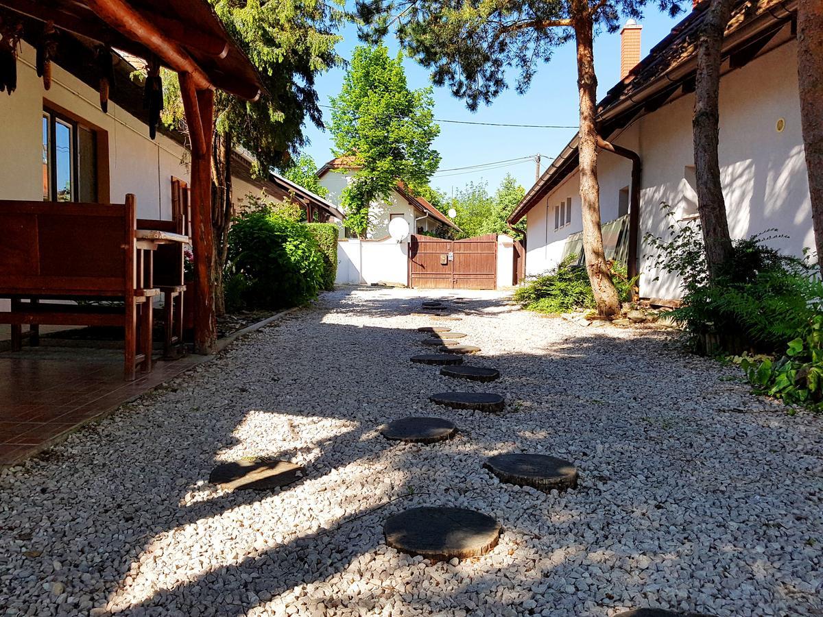 Hotel Kuti Vendeghaz Bakonykuti Exterior foto